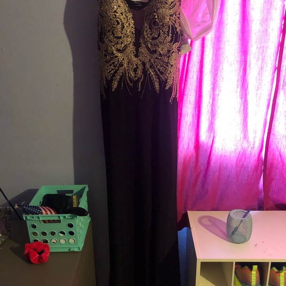 Dress - Picture 4 of 5